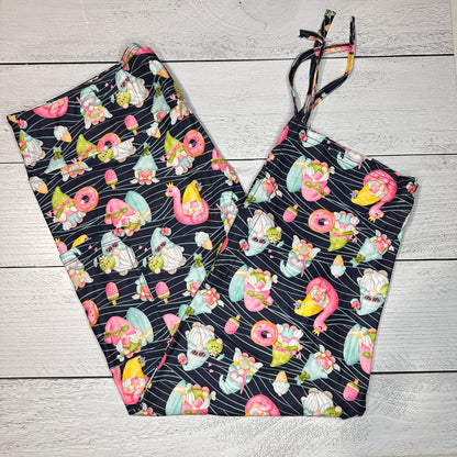 Summer Gnomes Ruched Cuff Capris with Side Pockets