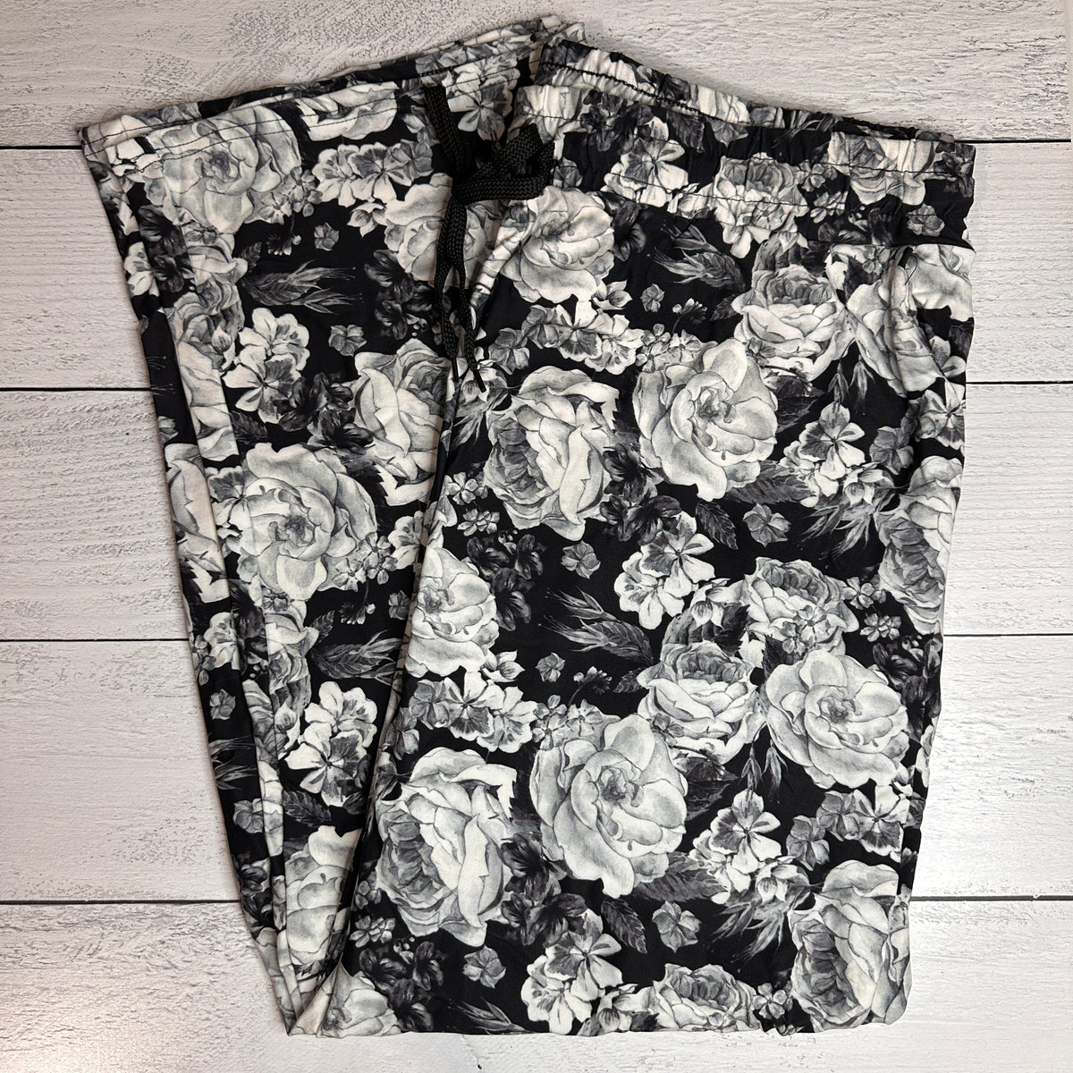 Black & White Roses - Lounge Pants