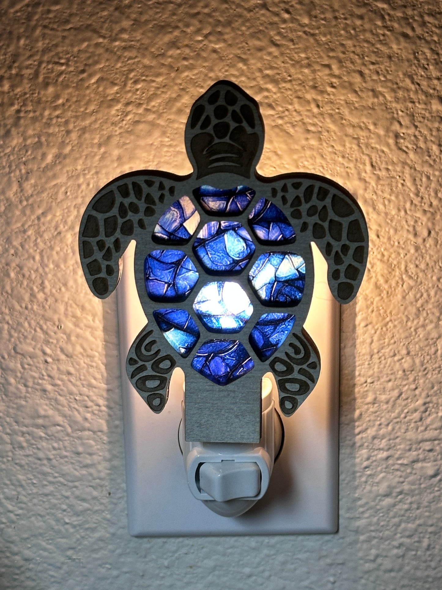 Sea Turtle Handmade LED Night Light with Blue Mosaic Design for Cozy Ambiance