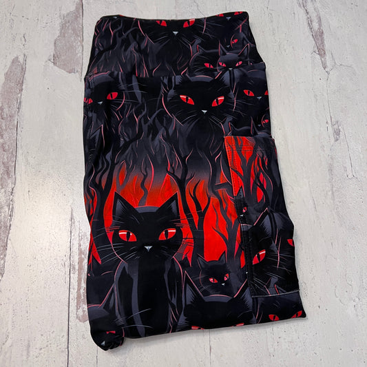 Black Cat Red Eyes - Leggings with Pockets