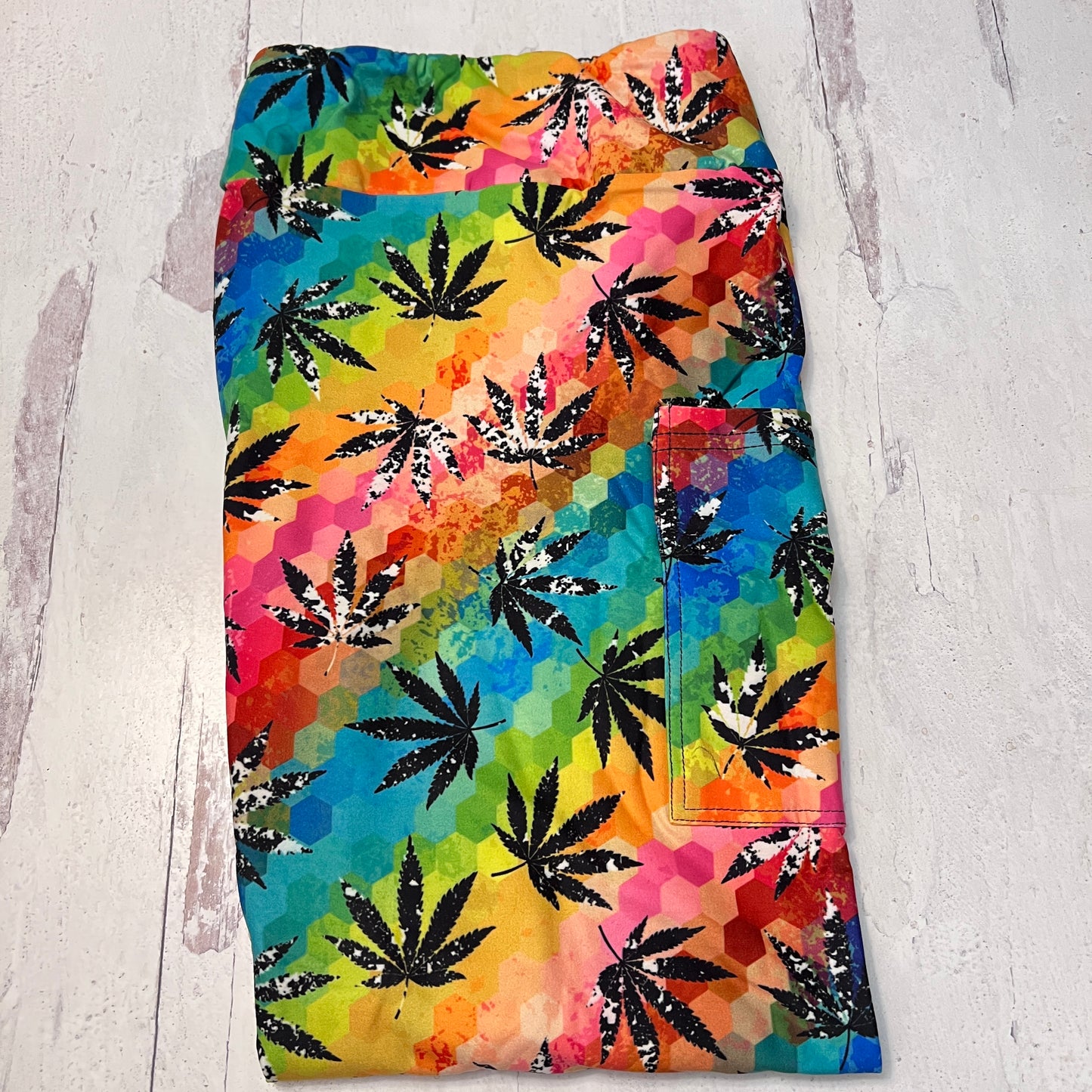 Colorful Cannibus - Leggings with Pockets