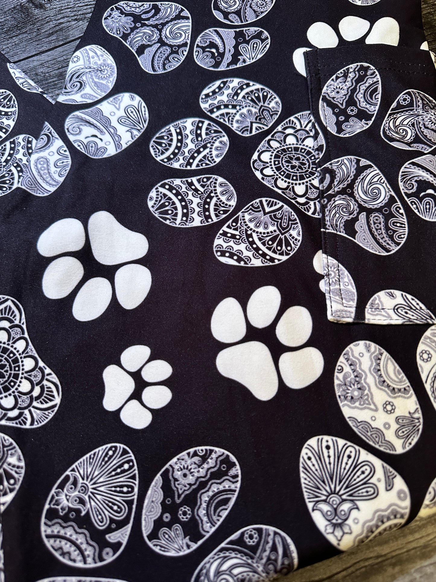 Decorative Paws - Leggings with Pockets